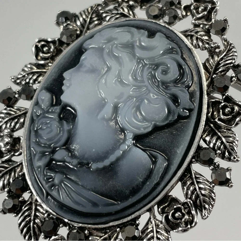 Stunning Cameo Brooch Pin Black Rhinestone Gray Face Vintage Look Floral Details